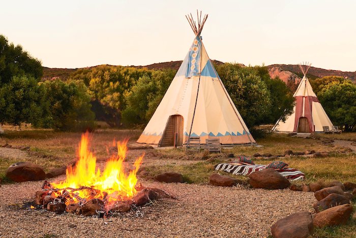 Camping in Tipis tip