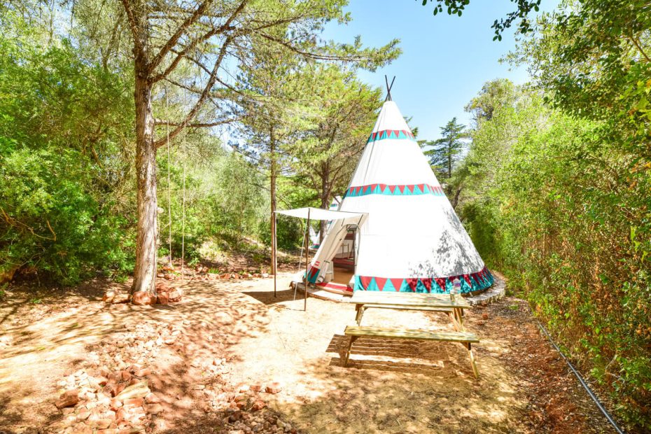 Camping in Tipis